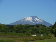 姫神山から望む岩鷲山（岩手山）