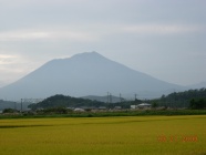 巻堀村（仙鬼のふるさと）より眺める岩手山